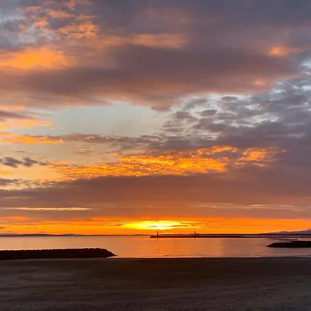 アパート 4 Pers 100m Et Commerces アグド