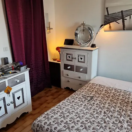 4 Pers 100m Et Commerces アパート